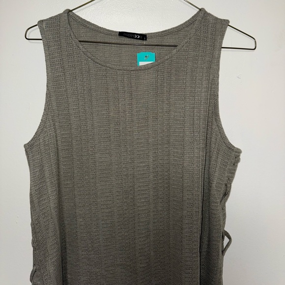 Papermoon Gray Tank Top - Picture 5 of 6
